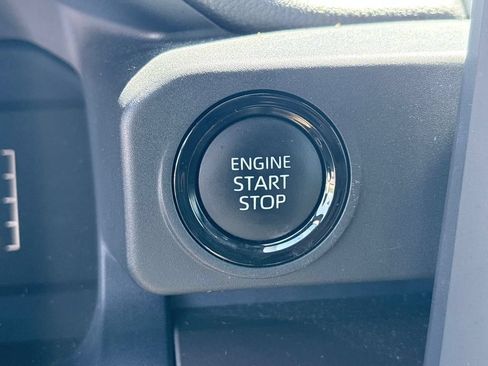 Used 2025 Toyota Tacoma SR5 AWD/4WD image 15