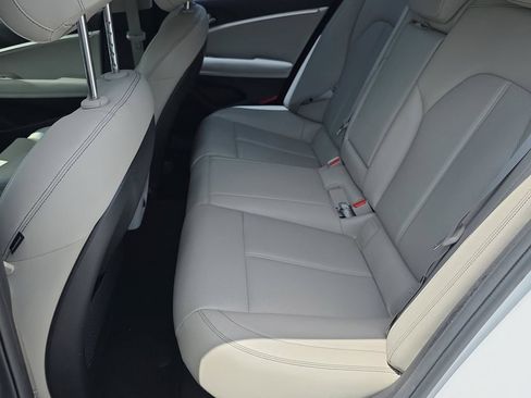 Used 2021 Genesis G70 2.0T RWD image 21