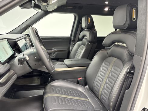 Used 2024 Rivian R1S Adventure AWD/4WD image 20