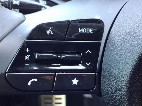 Certified 2025 Hyundai Elantra Sport image 43