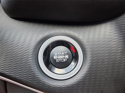 New 2025 Jeep Grand Cherokee Altitude image 57