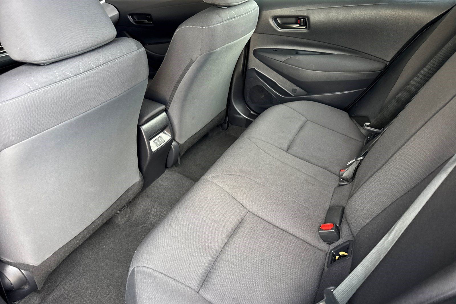 Used 2025 Toyota Corolla LE FWD image 24