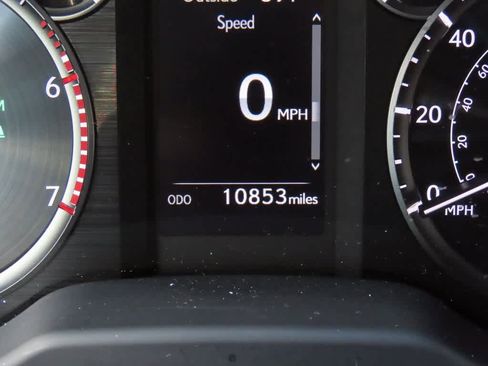 Used 2023 Lexus GX 460 Premium image 25