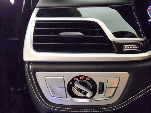 Used 2022 BMW ALPINA B7 xDrive w/ Luxury Rear Seating Package image 23