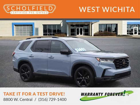 Used 2025 Honda Pilot Black Edition image 1