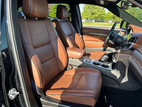 Used 2021 Jeep Grand Cherokee Summit AWD/4WD image 27