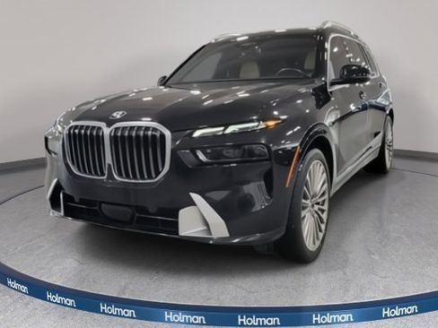 Certified 2023 BMW X7 xDrive40i w/ Executive Package image 2