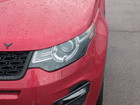 Used 2017 Land Rover Discovery Sport HSE Luxury image 12