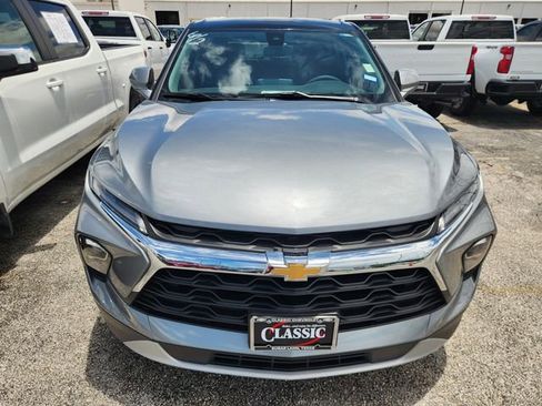 Used 2026 Chevrolet Blazer LT FWD image 2