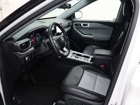 Used 2023 Ford Explorer XLT w/ Equipment Group 202A image 24