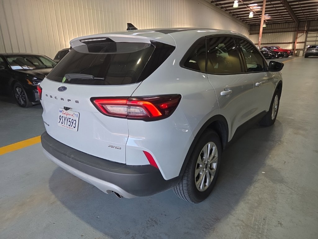 Used 2025 Ford Escape Active AWD/4WD image 9
