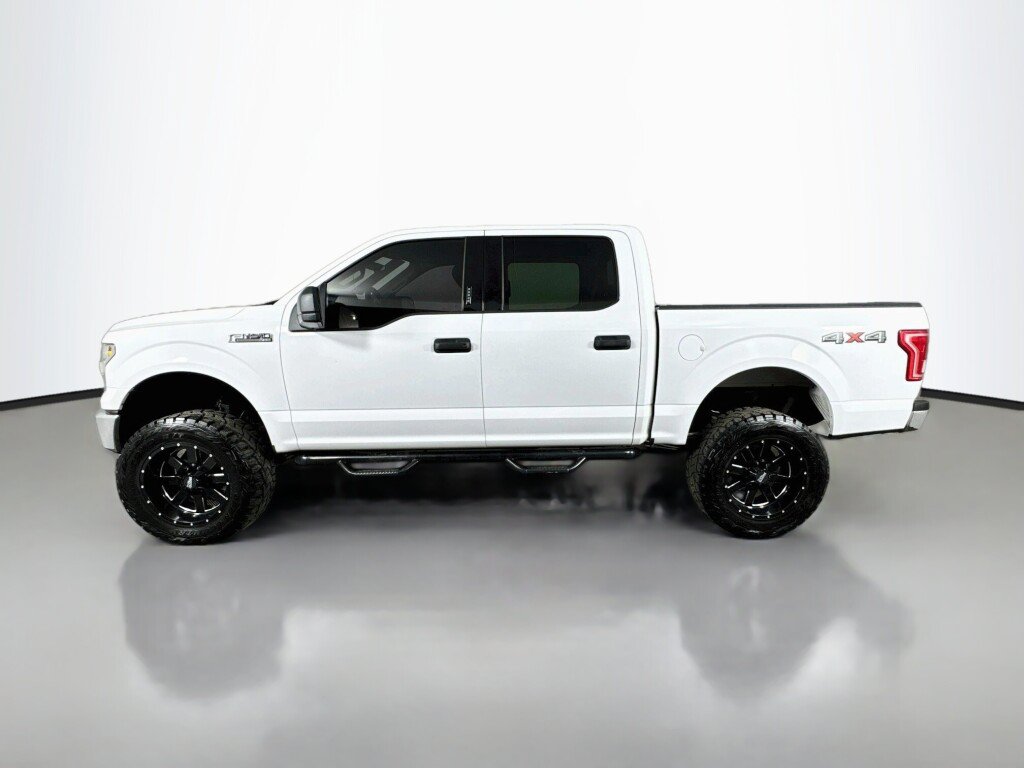 Used 2017 Ford F150 XLT AWD/4WD image 2