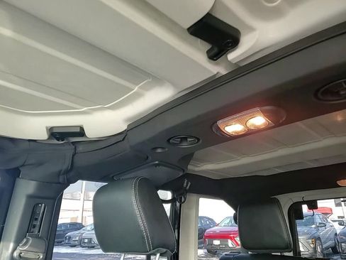 Used 2015 Jeep Wrangler Unlimited Sahara w/ Connectivity Group image 22