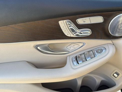 Used 2018 Mercedes-Benz GLC 300 4MATIC image 12