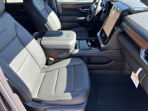 New 2026 GMC Yukon Denali image 17