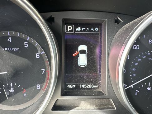Used 2017 Hyundai Santa Fe Sport FWD image 22