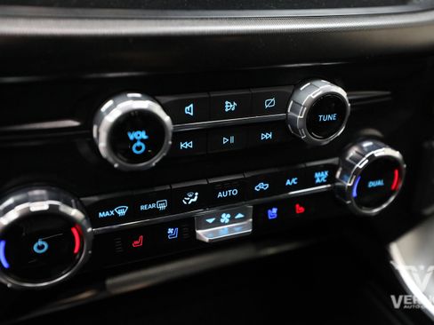 Certified 2023 Ford F150 Platinum w/ Equipment Group 701A High image 25