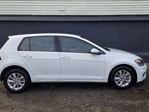 Used 2018 Volkswagen Golf S image 27