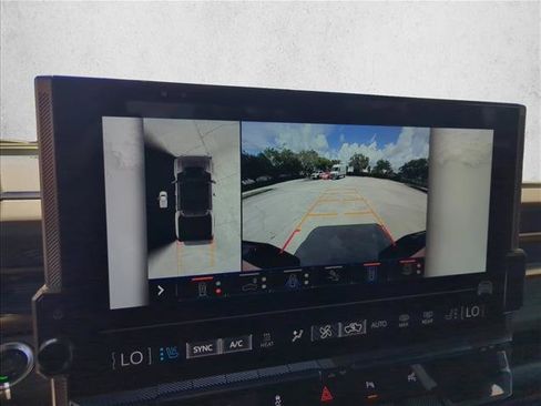 Used 2025 GMC Hummer EV 2X w/ LPO, Illumination Package AWD/4WD image 12