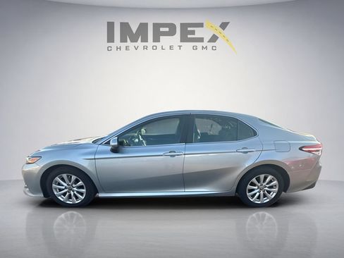 Used 2020 Toyota Camry LE FWD image 2