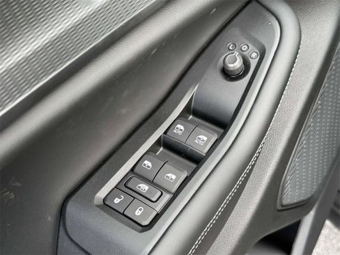 New 2025 Jeep Grand Cherokee Altitude image 28