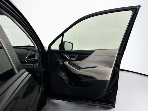 Used 2020 Subaru Forester Premium image 31