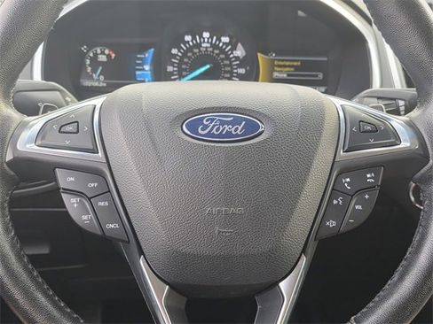 Used 2017 Ford Edge Titanium w/ Technology Package image 25