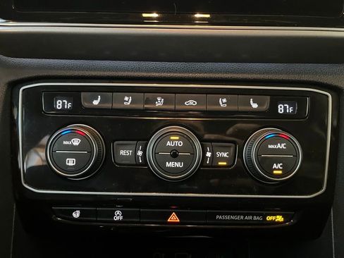 Used 2019 Volkswagen Atlas SEL Premium image 16