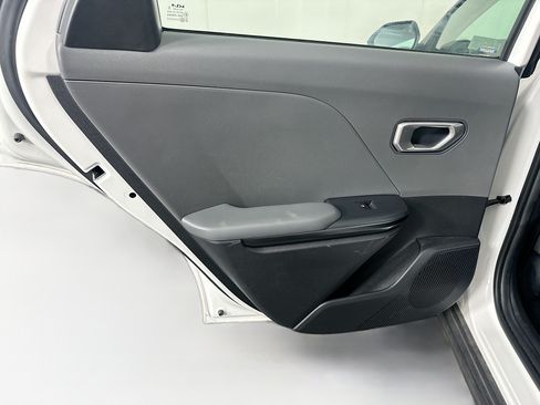 Used 2025 Kia K4 FWD image 25