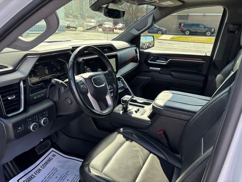 Used 2025 GMC Sierra 1500 Denali w/ Technology Package AWD/4WD image 11