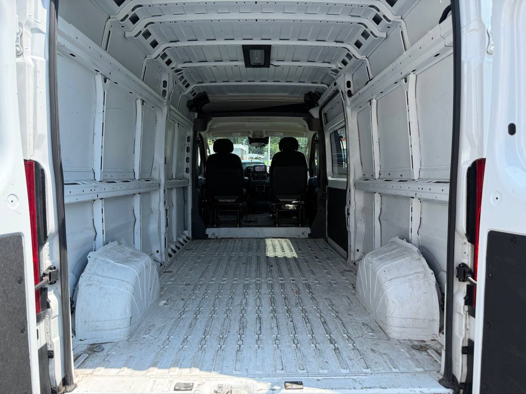 Used 2023 RAM ProMaster 2500 w/ Interior LED Lighting Group FWD image 10