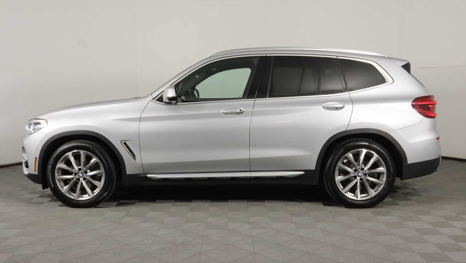Used 2019 BMW X3 xDrive30i w/ Premium Package AWD/4WD image 8