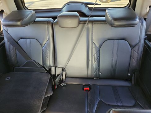 Used 2020 Ford Expedition Platinum image 16