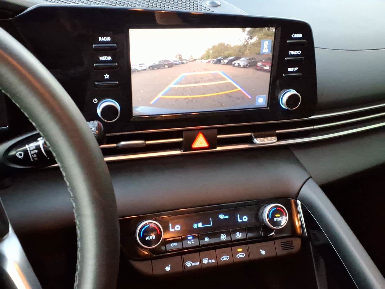 Used 2022 Hyundai Elantra SEL w/ Convenience + Premium Package FWD image 21