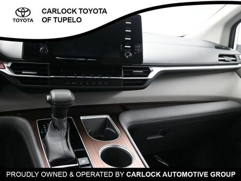 Used 2022 Toyota Sienna LE image 24