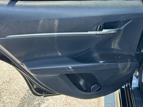 Used 2022 Toyota Camry SE FWD image 14