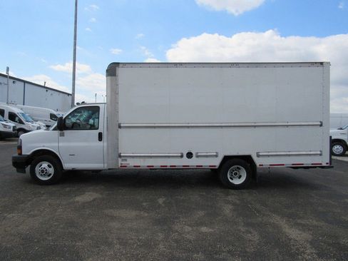 Used 2022 GMC Savana 3500 Extended w/ Power Convenience Package image 6