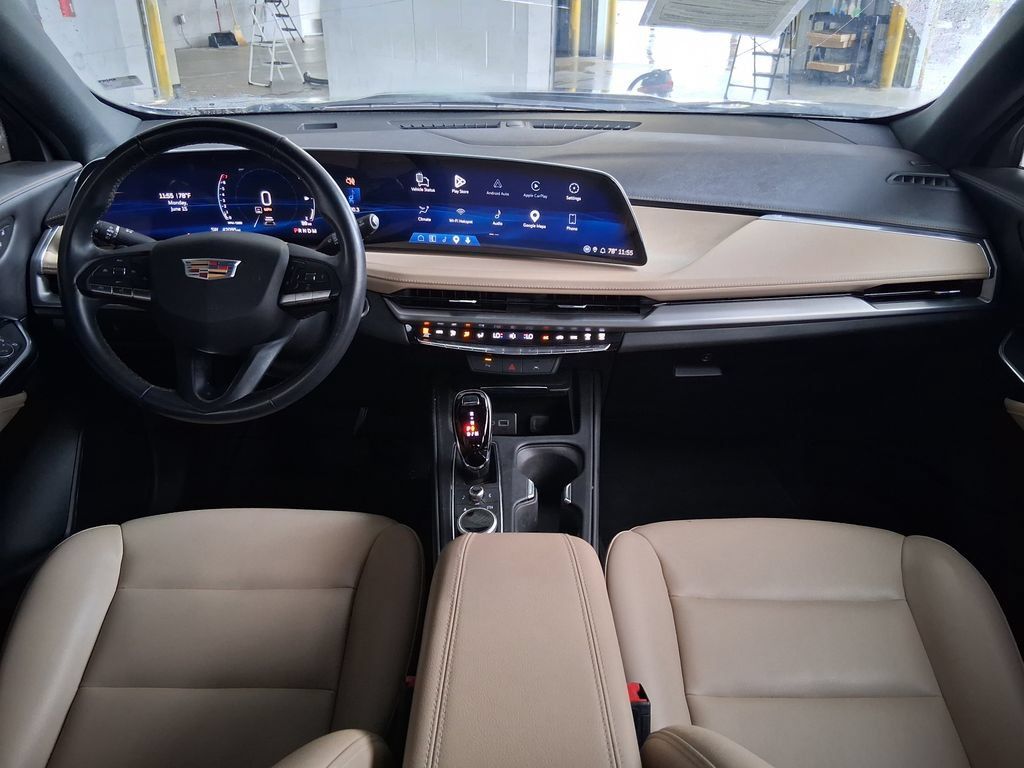 Certified 2024 Cadillac XT4 Luxury FWD image 9