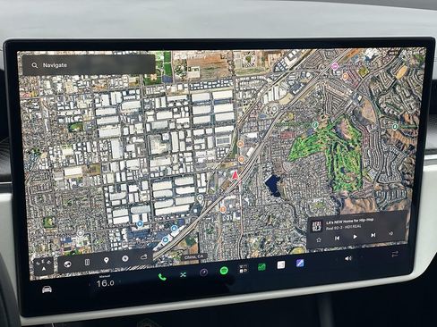 Used 2022 Tesla Model X Plaid AWD/4WD image 10
