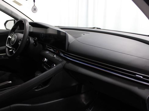 Used 2024 Hyundai Elantra SEL FWD image 24