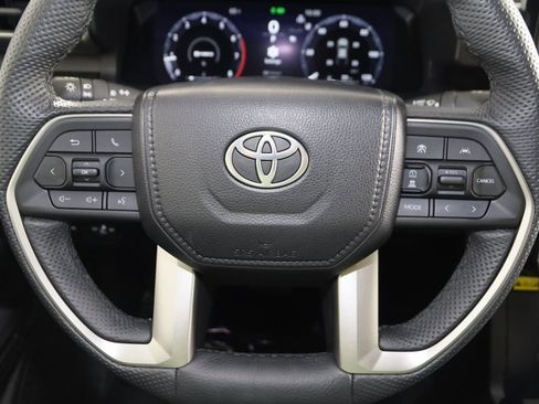 Used 2025 Toyota Tacoma Limited image 36