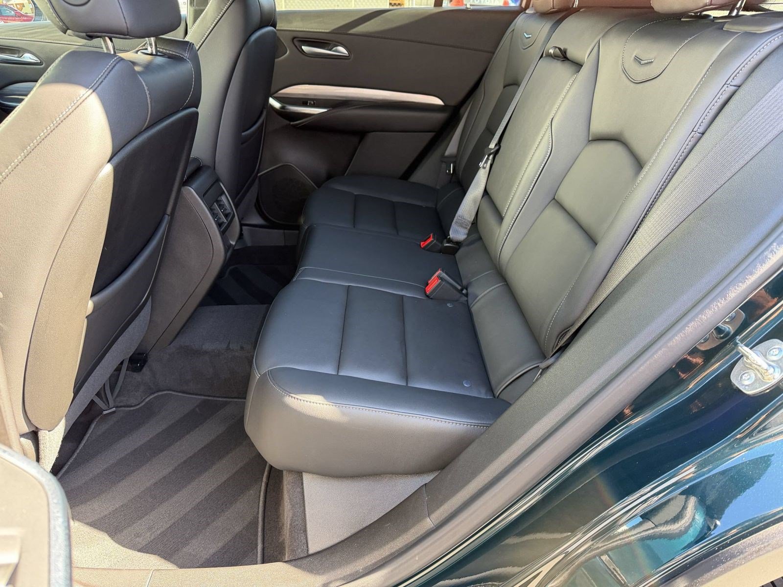 Used 2025 Cadillac XT4 Premium Luxury FWD image 23