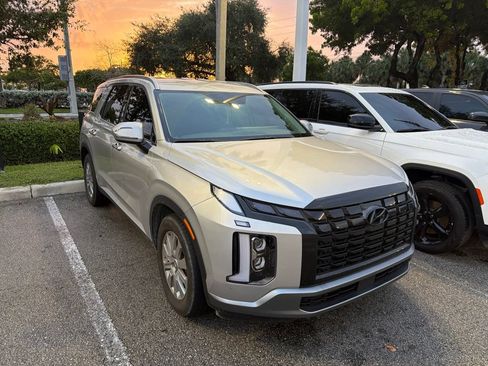 Used 2025 Hyundai Palisade SEL FWD image 2