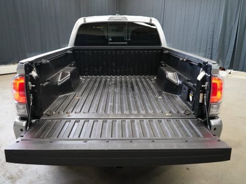 Used 2023 Toyota Tacoma TRD Sport w/ Technology Package AWD/4WD image 41
