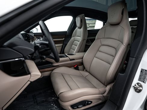 New 2025 Porsche Taycan image 5