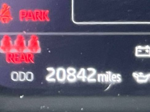 Certified 2025 Toyota Tundra Limited AWD/4WD image 30