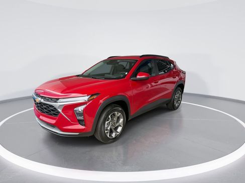 New 2026 Chevrolet Trax LT w/ Driver Confidence Package FWD image 4