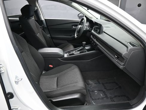 Used 2023 Honda Accord EX image 39