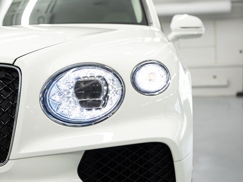 New 2026 Bentley Bentayga AWD/4WD image 10