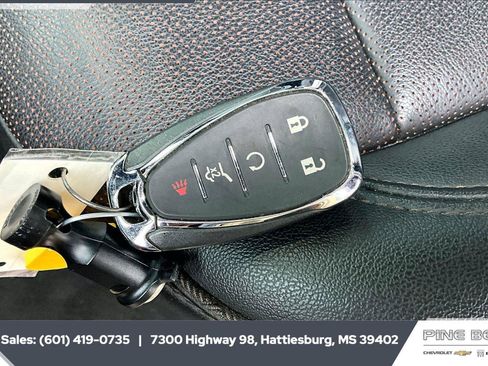 Used 2023 Chevrolet Traverse High Country w/ LPO, 'HIT The Road' Package FWD image 10